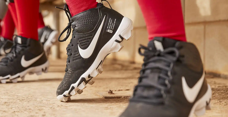 Best Baseball Dropshipping Products 6: Baseball Shoes