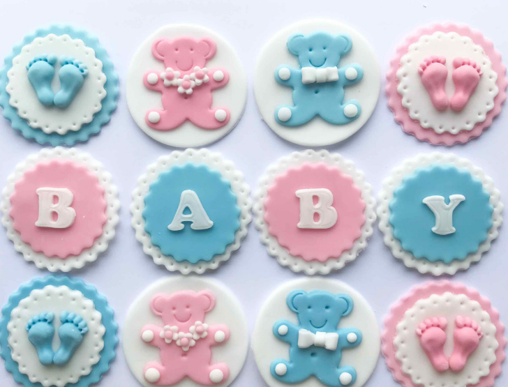 Best Cake Decoration Dropshipping Products 6: Edible Cake Toppers