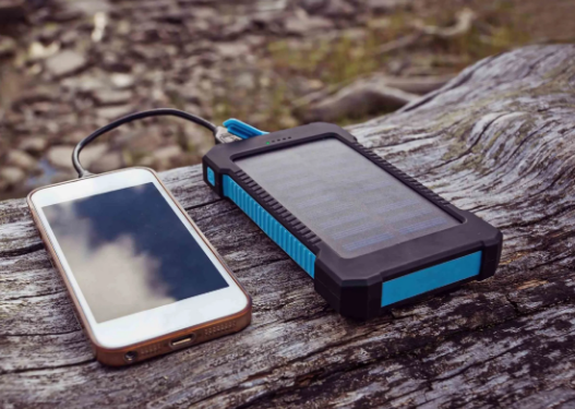 Best Survival Gear Dropshipping Products 8: Solar Power Bank